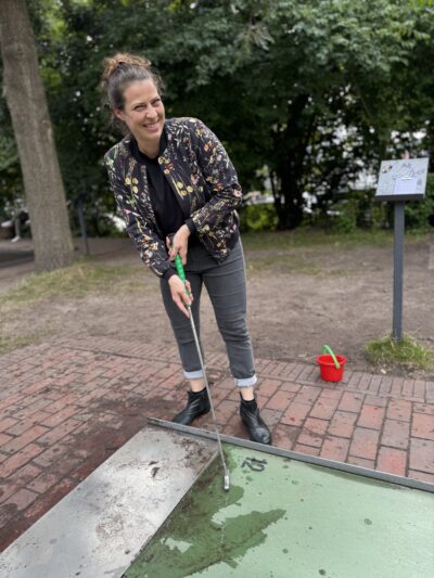 Team Jan Spille-Schmuck beim minigolfen