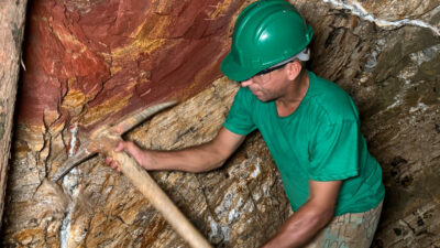 Minenarbeiter der Fairen Edelsteinmine