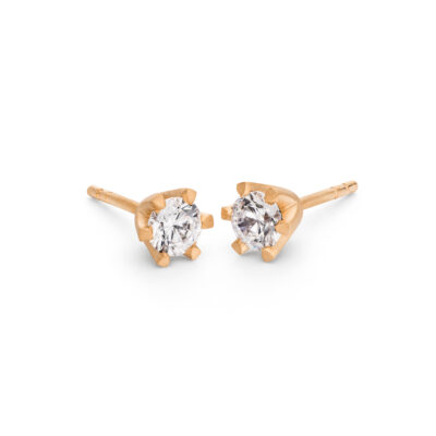 Ohrstecker krappenfassung der Chaton-Kollektion aus nachhaltigem fairen Rotgold mit konfliktfreiem Diamant von Schmuckdesigner Jan Spille aus Hamburg Altona 6-er Chaton