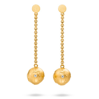 Echtgold schmuck mit weltkugel aus Fairtrade Gold und Ethical Diamonds als ohrhänger von jan spille