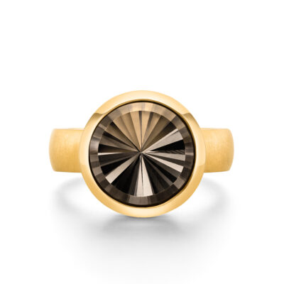 runder rauchquarz ring uas gelbgold aus der alpen kollektion von jan spille