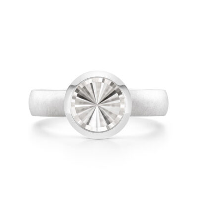 alpenring in weissgold mit klarem bergkristall von jan spille schmuck