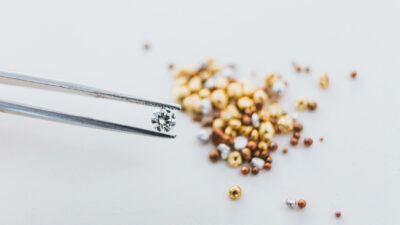 Diamant und faires Gold für den perfekten Heiratsantrag mit Jan Spille Materialbox