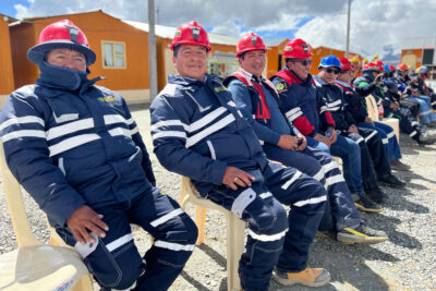 Minenarbeiter der Goldbergbau Kooperative CECOMSAP in Peru