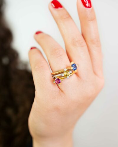 Mix and Match Verlobungsring aus Fairmined Eco Gold Fair Trade Saphire von Schmuckdesigner Jan Spille aus Hamburg