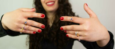 Mix and Match Ringe aus Echtgold Ceylon-Kollektion aus Fairtrade Gold, Fair Trade Saphire von Schmuckdesigner Jan Spille