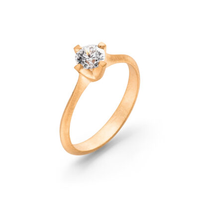 Nachhaltiger Fairtrade Rosegold Verlobungsring mit Diamant (Ethical Diamond) in Krappenfassung aus der Chaton-Kollektion von Jan Spille Golfschmied aus Hamburg Altona