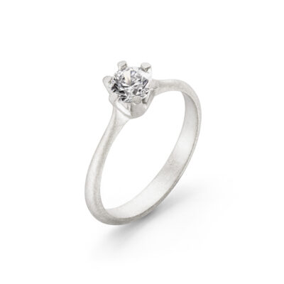 Weißgold verlobungsring krappenfassung mit Diamant aus der Chaton-Kollektion von Goldschmied Jan Spille aus Hamburg Altona