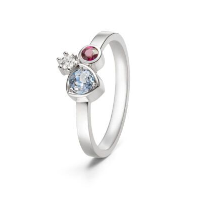 zarter Ring der Diversity Kollektion in Fairtrade Weissgold mit konfliktfreien Diamanten und Fairen Edelsteinen aus Brasilien