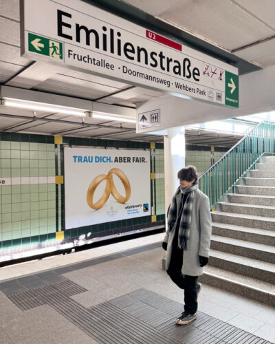 Plakatkampagne Trau Dich. Aber Fair im Fairbruary von Jan Spille-Schmuck. S-Bahn Emilienstrasse Hamburg
