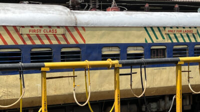 Zug Only for Ladies in Indien Bahnhof
