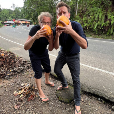 Jan Spille und Kollegin auf Bergbaureie in Sri Lanka