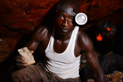 Goldgewinnung in Afrika Kleinbergbau Untertage