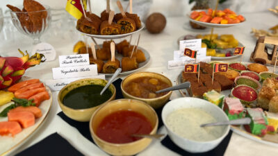 Fingerfood aus Sri Lanka bei der Jubiläumsfeier von Jan Spille Schmuck