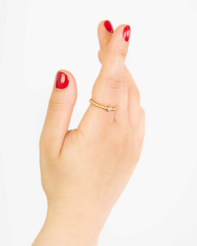 Kugelring als zierlicher Verlobungsring aus Fairtrade Gold von jan Spille aus Hamburg Altona