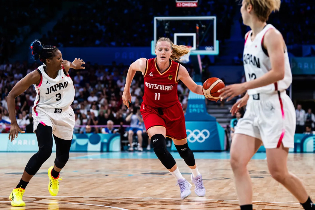 Die Kapitänin der deutschen Nationalmannschaft der Frauen Marie Gülich beim Basketball Spiel gegen Japan