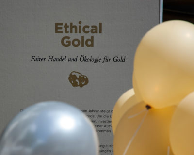 Wanderausstellung und Kampagne Etchial Gold fairer handel und Oekologie fuer Gold von Jan Spille Schmuck Meilenstein