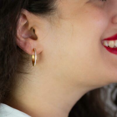 Unisex Creolen aus Fairtrade Gold aus zeitloser Schmuck Kollektion von jan Spille in Hamburg
