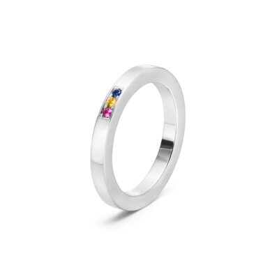 Unisex Ring mit Stein im minimalistischen Design aus Fairtrade Gold mit Fairen Saphiren