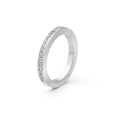 Klassischer Verlobungsring Echtgold im minimalistischen Design aus Fairtrade Weißgold mit konfliktfreien Diamanten
