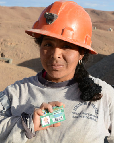 Philosophie von Jan Spille Schmuck Faire Werte Minenarbeiterin mit Frauenrechten Fairtrade Gold Peru