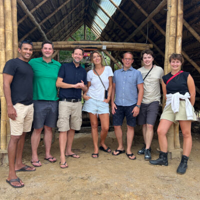 Filmzteam der Dreharbeiten für das ZDF in Sri lanka mit Jan Spille