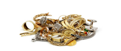 Haufen Altgold und Altsilber bei Jan Spille für Recycling Gold und Silber