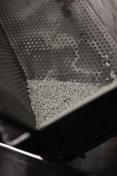 Herstellung von Recycling Silber für fairtrade Silberketten in Großbritannien