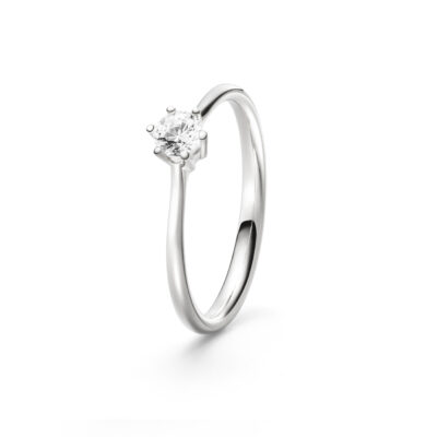 zarter weissgold ring mit weissem fair trade diamanten von jan spille