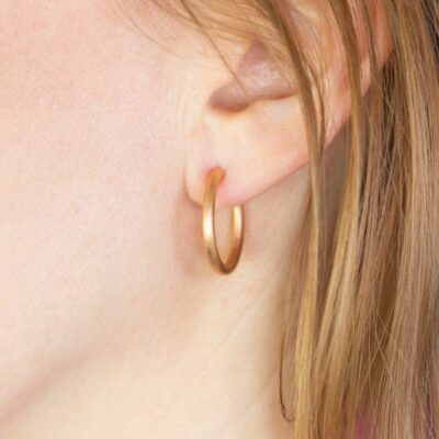 Creolen der Rund Kollektion aus Fair gehandeltem Gold minimalistisches Design