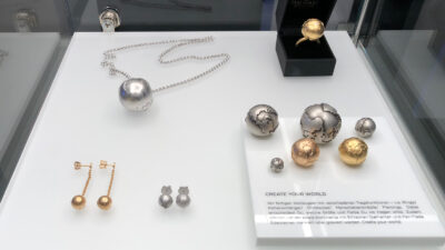 Schmuckstücke der World Collection werden auf der Millerntor-Gallery präsentiert