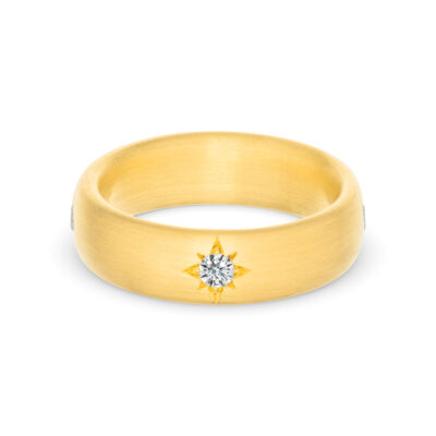 Nachhaltiger Ehering mit einzelfassung Pavé und konfliktfreier Diamant als verlobungsring ehering kombination